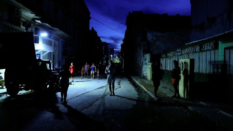 Una luz en la oscuridad: ¿es China la solución a los problemas de abastecimiento eléctrico en Cuba?